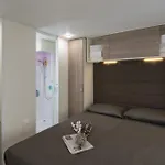假日公园 里维埃拉活动房屋假日公园 4*