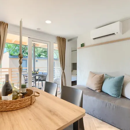 Holiday park Mobile Homes Park Riviera Karigador