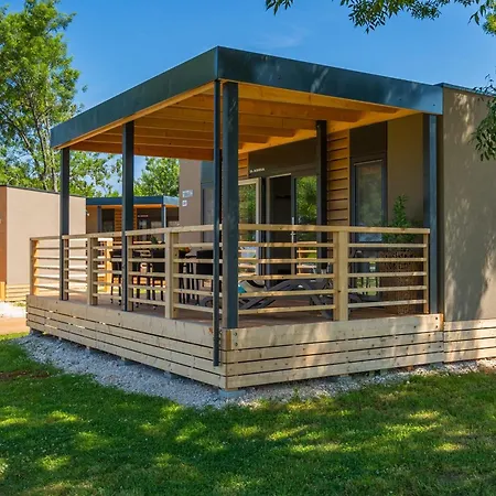 홀리데이파크 Mobile Homes Park Riviera 카리가도르